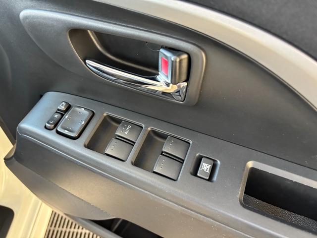 プレマシー ２０Ｓ　プレステージスタイルＩＩ　特別仕様／両側電動スライド／ナビ／ＥＴＣ／Ｂカメラ／フルセグ／スマートキー／ＬＥＤウインカーミラー／Ｂｌｕｅｔｏｏｔｈ／ローダウン／ＨＩＤヘッド／フロントフォグランプ／純正１７ＡＷ（52枚目）