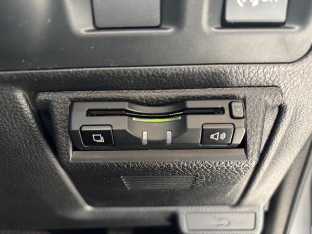 インプレッサG4 2.0iアイサイト 革シート/純正ナビ/Bカメラ/ETC/クルーズコントロール/シートヒーター/パワーシート/フルセグ/スマートキー/パワステ/Bluetooth接続/HIDヘッド/フロントフォグランプ/純正16AW(10枚目)