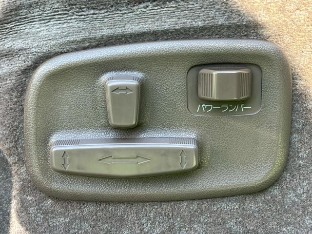 クラウン 　パワーシート／クルーズコントロール／純正アルミホイール／オートライト／集中ドアロック／電格ミラー／パワステ／パワーウインドウ／オートエアコン（7枚目）