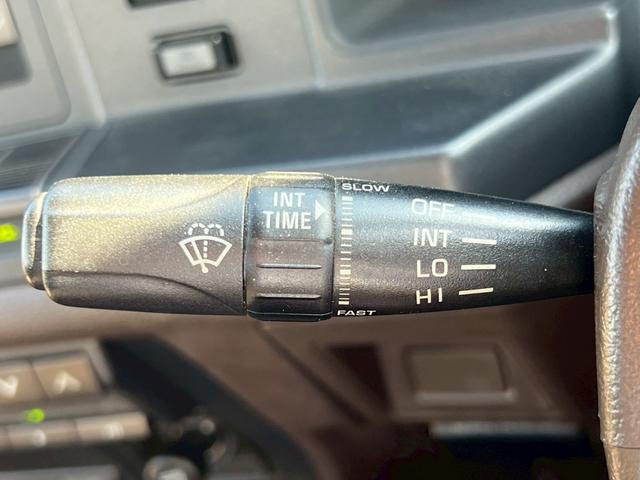 クラウン 　パワーシート／クルーズコントロール／純正アルミホイール／オートライト／集中ドアロック／電格ミラー／パワステ／パワーウインドウ／オートエアコン（29枚目）