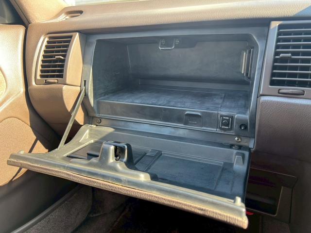 クラウン 　パワーシート／クルーズコントロール／純正アルミホイール／オートライト／集中ドアロック／電格ミラー／パワステ／パワーウインドウ／オートエアコン（30枚目）