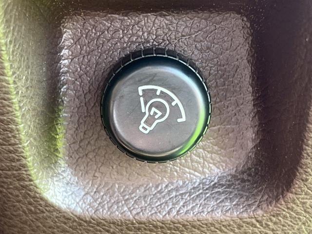 クラウン 　パワーシート／クルーズコントロール／純正アルミホイール／オートライト／集中ドアロック／電格ミラー／パワステ／パワーウインドウ／オートエアコン（37枚目）