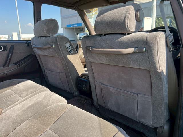 クラウン 　パワーシート／クルーズコントロール／純正アルミホイール／オートライト／集中ドアロック／電格ミラー／パワステ／パワーウインドウ／オートエアコン（46枚目）