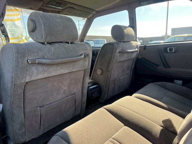 クラウン 　パワーシート／クルーズコントロール／純正アルミホイール／オートライト／集中ドアロック／電格ミラー／パワステ／パワーウインドウ／オートエアコン（49枚目）