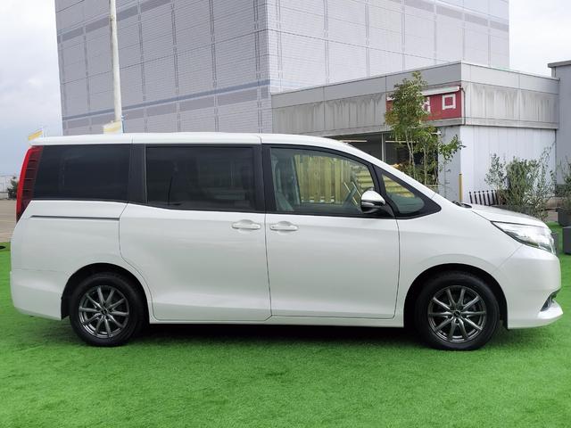 ノア X 両側パワースライドドア/プッシュスタートキー/カロッツェリアナビTV/バックカメラ/ETC/社外黒皮調シートカバー/LEDヘッドライト/車検整備付き(13枚目)