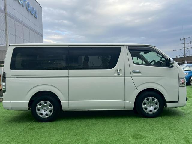 ハイエースバン ロングスーパーＧＬ　４型／プッシュスタートキー／ＬＥＤヘッドライト／社外ナビＴＶ／バックカメラ／ＥＴＣ／レザー調シートカバー／社外革巻ステアリング／社外テールレンズ／オートエアコン／車検整備付き（10枚目）