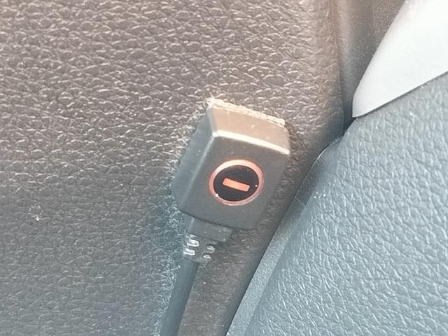 ジェイド ハイブリッドＸ　衝突軽減ブレーキ／純正フルセグナビ／バックカメラ／サイドカメラ／ＥＴＣ／スマートキー／プッシュスタート／ＬＥＤヘッドライト／オートライト／クルコン／ハーフレザーシート／純正ＡＷ（31枚目）