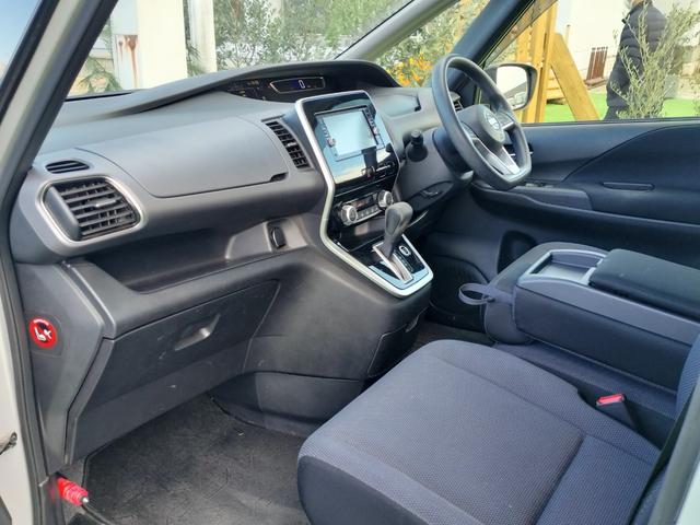 セレナ Ｘ　両側電動スライドドア／衝突軽減ブレーキ／純正ナビ／バックカメラ／ＥＴＣ／クルコン／スマートキー／プッシュスタート／社外アルミホイール／オートライト／横滑り防止装置（49枚目）