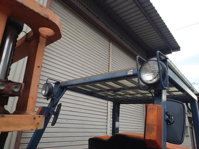 日本 トヨタガソリンフォークリフト1.5トン ミッション車 3メートルマスト(8枚目)