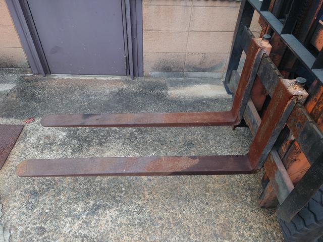 日本 トヨタガソリンフォークリフト1.5トン ミッション車 3メートルマスト(9枚目)