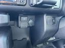 　運転席パワーウインドー　純正オプションナビゲーションシステム　バックカメラ　電動格納式リモコンドアミラー　パワードアロック　キーレスエントリーシステム　マニュアルエアコン　アクセサリーソケット（27枚目）