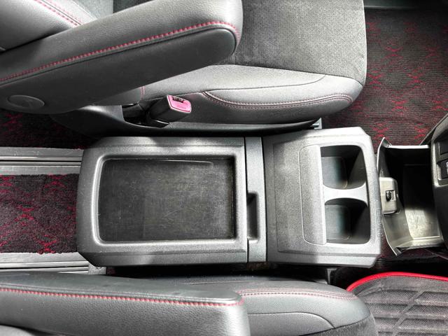 ヴェルファイア ２．４Ｚ　ゴールデンアイズ　純正フルセグナビＴＶ　Ｂｌｕｅｔｏｏｔｈ　１１インチフリップダウンモニター　クルーズコントロール　障害物センサー　バックカメラ　両側パワースライドドア　ＥＴＣ　パワーバックドア　オットマン（25枚目）