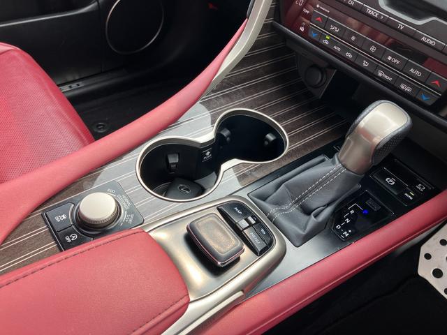 ＲＸ 　サンルーフ　ＴＲＤフルエアロ　赤革　電動リアゲート　全方位カメラヘッドアップディスプレイ　プリクラッシュセーフティー　レーダークルーズコントロール　ブラインドスポットモニター　シートヒータークーラー（40枚目）