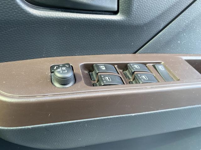 ルーミー Ｇ　Ｓ　禁煙車　両側電動パワースライドドア　純正ナビ　フルセグＴＶ　バックカメラ　ｂｌｕｅｔｏｏｔｈ　社外スピーカー　シートヒーター　ＥＴＣ　社外１４インチアルミホイール（33枚目）