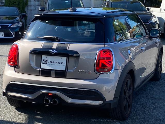 ＭＩＮＩ 　クーパーＳ　ワンオーナー　禁煙車　純正ナビ　バックカメラ　Ａｐｐｌｅｃａｒｐｌａｙ　純正１７インチＡＷ　アンビエントライト　ＬＥＤヘッドライト　　ＥＴＣ　ドラレコ　アダクティブクルーズコントロール（9枚目）