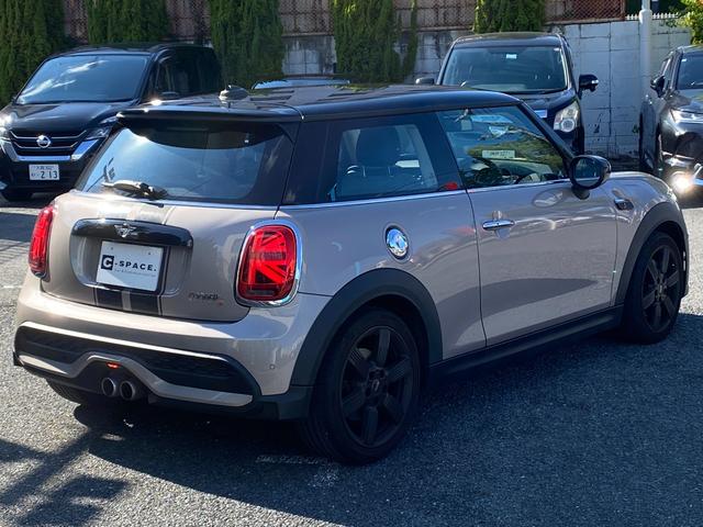 ＭＩＮＩ 　クーパーＳ　ワンオーナー　禁煙車　純正ナビ　バックカメラ　Ａｐｐｌｅｃａｒｐｌａｙ　純正１７インチＡＷ　アンビエントライト　ＬＥＤヘッドライト　　ＥＴＣ　ドラレコ　アダクティブクルーズコントロール（10枚目）