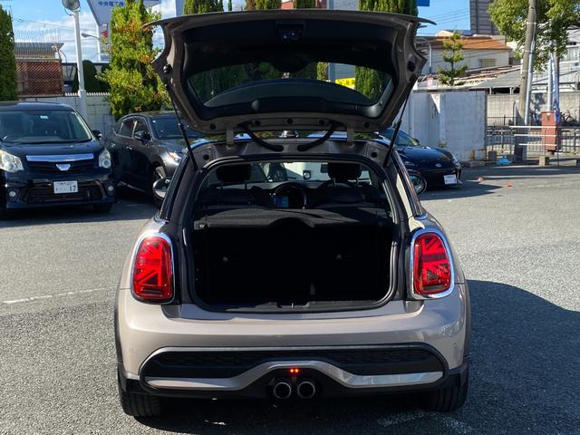 ＭＩＮＩ 　クーパーＳ　ワンオーナー　禁煙車　純正ナビ　バックカメラ　Ａｐｐｌｅｃａｒｐｌａｙ　純正１７インチＡＷ　アンビエントライト　ＬＥＤヘッドライト　　ＥＴＣ　ドラレコ　アダクティブクルーズコントロール（17枚目）