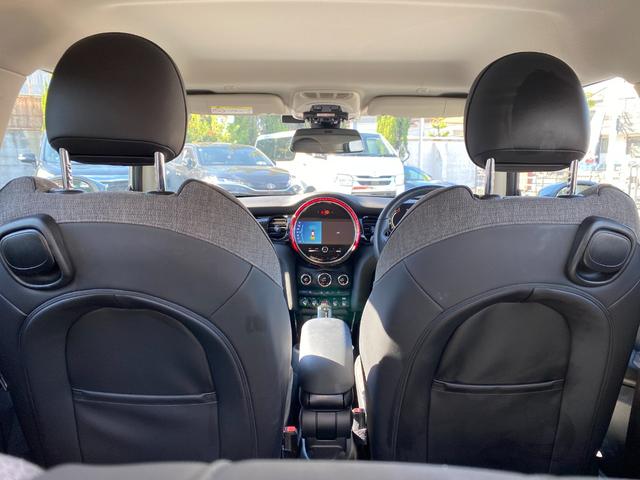 ＭＩＮＩ 　クーパーＳ　ワンオーナー　禁煙車　純正ナビ　バックカメラ　Ａｐｐｌｅｃａｒｐｌａｙ　純正１７インチＡＷ　アンビエントライト　ＬＥＤヘッドライト　　ＥＴＣ　ドラレコ　アダクティブクルーズコントロール（19枚目）