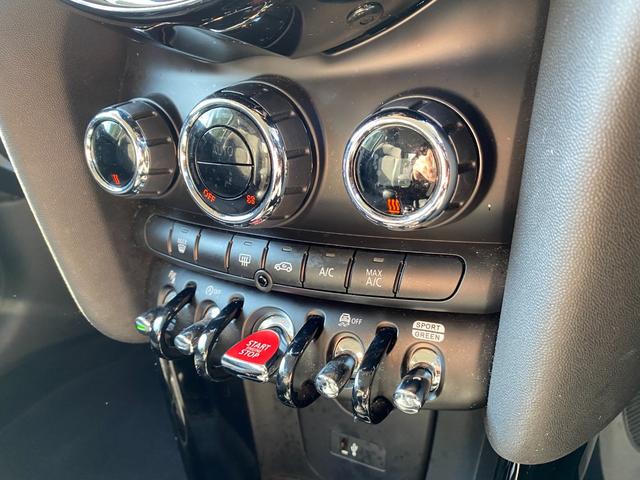 ＭＩＮＩ 　クーパーＳ　ワンオーナー　禁煙車　純正ナビ　バックカメラ　Ａｐｐｌｅｃａｒｐｌａｙ　純正１７インチＡＷ　アンビエントライト　ＬＥＤヘッドライト　　ＥＴＣ　ドラレコ　アダクティブクルーズコントロール（33枚目）