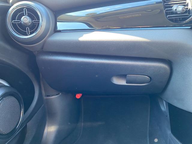 ＭＩＮＩ 　クーパーＳ　ワンオーナー　禁煙車　純正ナビ　バックカメラ　Ａｐｐｌｅｃａｒｐｌａｙ　純正１７インチＡＷ　アンビエントライト　ＬＥＤヘッドライト　　ＥＴＣ　ドラレコ　アダクティブクルーズコントロール（39枚目）