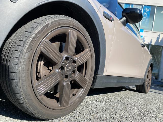 ＭＩＮＩ 　クーパーＳ　ワンオーナー　禁煙車　純正ナビ　バックカメラ　Ａｐｐｌｅｃａｒｐｌａｙ　純正１７インチＡＷ　アンビエントライト　ＬＥＤヘッドライト　　ＥＴＣ　ドラレコ　アダクティブクルーズコントロール（42枚目）