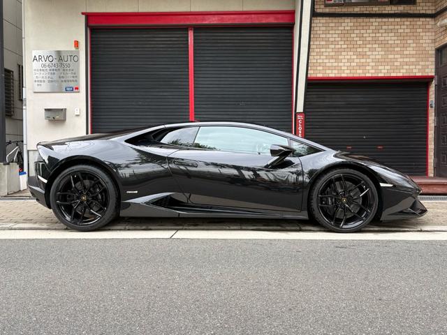 ウラカン LP610-4 LP610-4(LDF)4WD/ガラスエンジンフード/カーボンエンジンベイ/アルカンターラピラー/ベージュステッチ/ランボルギーニ純正工具・ケース/車検証ケース(2枚目)