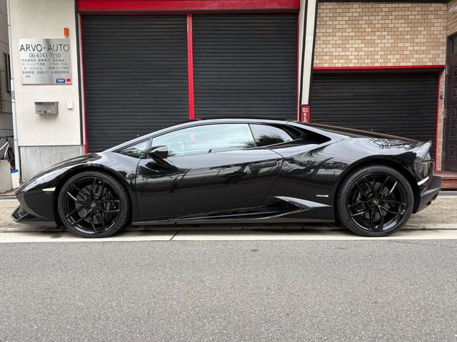 ウラカン LP610-4 LP610-4(LDF)4WD/ガラスエンジンフード/カーボンエンジンベイ/アルカンターラピラー/ベージュステッチ/ランボルギーニ純正工具・ケース/車検証ケース(5枚目)
