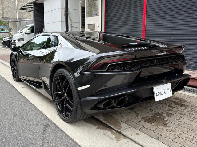 ウラカン LP610-4 LP610-4(LDF)4WD/ガラスエンジンフード/カーボンエンジンベイ/アルカンターラピラー/ベージュステッチ/ランボルギーニ純正工具・ケース/車検証ケース(6枚目)