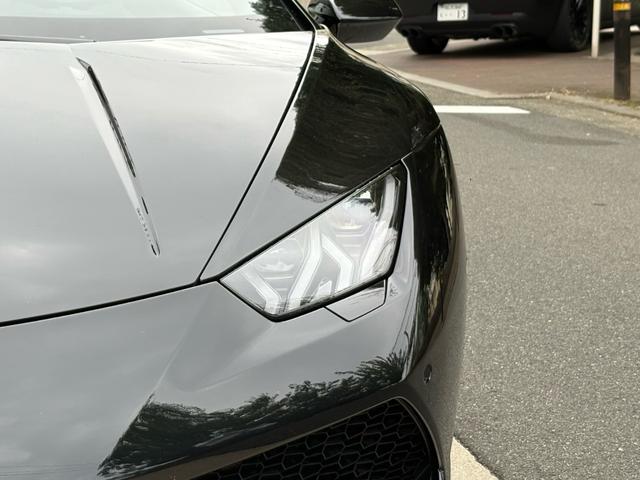 ウラカン LP610-4 LP610-4(LDF)4WD/ガラスエンジンフード/カーボンエンジンベイ/アルカンターラピラー/ベージュステッチ/ランボルギーニ純正工具・ケース/車検証ケース(9枚目)