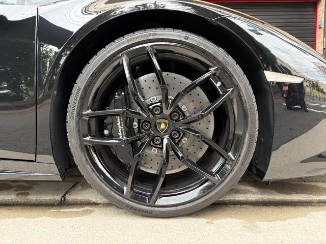 ウラカン LP610-4 LP610-4(LDF)4WD/ガラスエンジンフード/カーボンエンジンベイ/アルカンターラピラー/ベージュステッチ/ランボルギーニ純正工具・ケース/車検証ケース(13枚目)