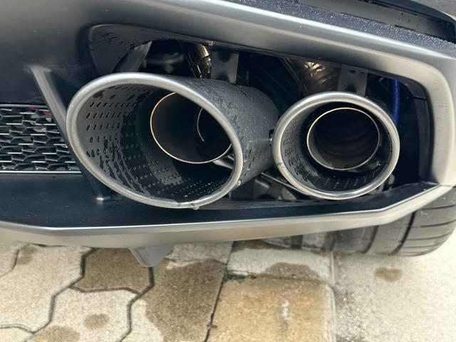 ウラカン LP610-4 LP610-4(LDF)4WD/ガラスエンジンフード/カーボンエンジンベイ/アルカンターラピラー/ベージュステッチ/ランボルギーニ純正工具・ケース/車検証ケース(30枚目)