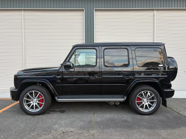 Gクラス マヌファクトゥーア・プログラム・プラス/AMGカーボンファイバーインテリアトリム/21インチAMGアルミホイール/AMGナイトパッケージ(5枚目)