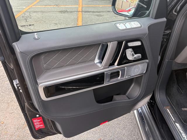 Gクラス マヌファクトゥーア・プログラム・プラス/AMGカーボンファイバーインテリアトリム/21インチAMGアルミホイール/AMGナイトパッケージ(15枚目)