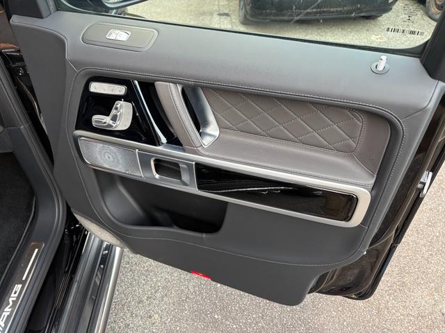 Gクラス マヌファクトゥーア・プログラム・プラス/AMGカーボンファイバーインテリアトリム/21インチAMGアルミホイール/AMGナイトパッケージ(23枚目)