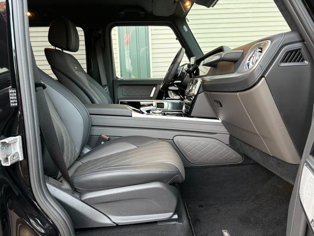 Gクラス マヌファクトゥーア・プログラム・プラス/AMGカーボンファイバーインテリアトリム/21インチAMGアルミホイール/AMGナイトパッケージ(25枚目)