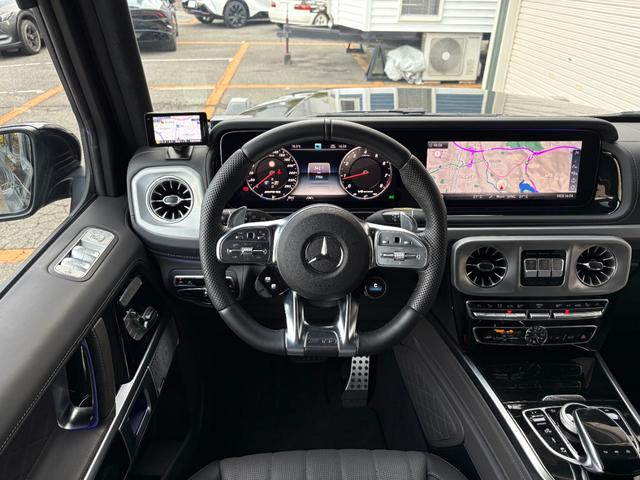 Gクラス マヌファクトゥーア・プログラム・プラス/AMGカーボンファイバーインテリアトリム/21インチAMGアルミホイール/AMGナイトパッケージ(32枚目)