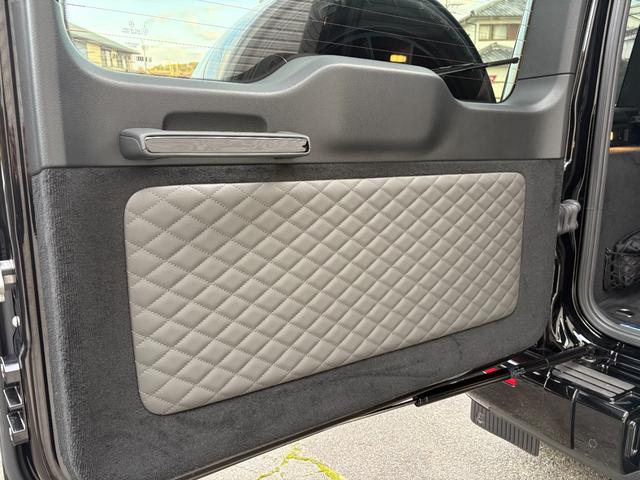 Gクラス マヌファクトゥーア・プログラム・プラス/AMGカーボンファイバーインテリアトリム/21インチAMGアルミホイール/AMGナイトパッケージ(39枚目)