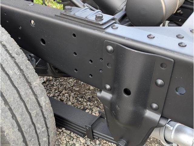 エルフトラック 3t低床強化ダンプ・3tダンプ・6MT・フルフラットロー 積載3000kg・リアロックピン2か所・角出し左右・低床ダンプ・強化ダンプ(35枚目)