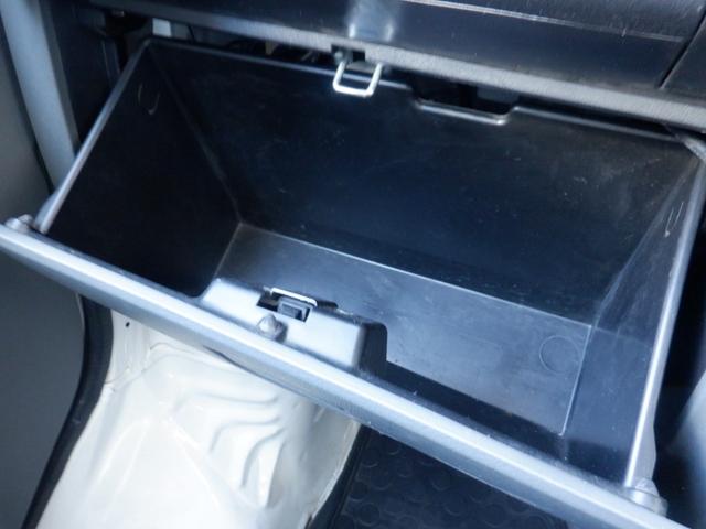 ＮＴ１００クリッパートラック 　保冷車　ＡＴ車　メモリーナビ　ワンセグ　バックカメラ　ワンタッチ式スライドドア両側　リヤ観音開き　ドアバイザー　積載量３５０ｋｇ（27枚目）