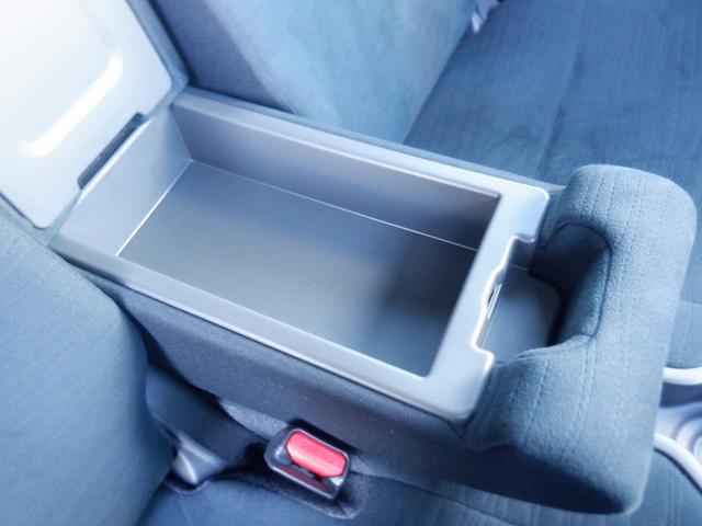 キューブ 　Ｘチェアキャブスロープ　サイドシート４人乗　車椅子一基　手すり　リモコン　１オーナー　ウィンチ　電動固定装置　ナビ　Ｂカメラ　ＴＶ　Ｂｌｕｅｔｏｏｔｈ　ＣＤ　電動電格ミラー　アイストップ　スマートキー（32枚目）