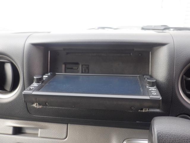 NV350キャラバンバン 4ドアバン2.5チェアキャブ車いす2名 福祉車両 車椅子1基 ストレッチャー1基 リアリフト 電動固定装置 サイドステップ 手すり リモコン Mナビ フルセグTV 全周囲カメラ バックカメラ Wエアコン 盗難防止 ワンオーナー キーレス(15枚目)