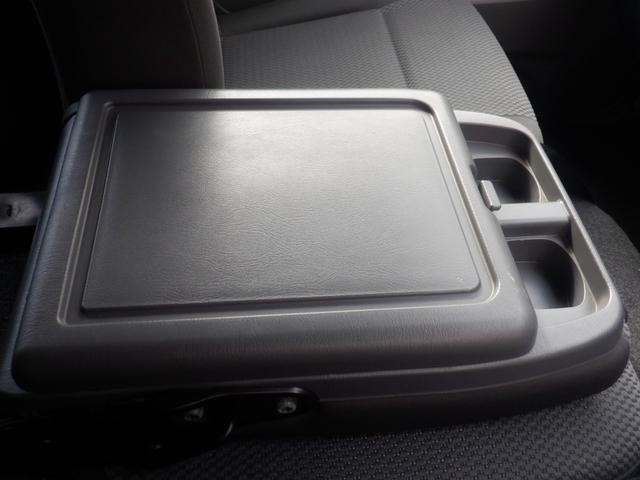 NV350キャラバンバン 4ドアバン2.5チェアキャブ車いす2名 福祉車両 車椅子1基 ストレッチャー1基 リアリフト 電動固定装置 サイドステップ 手すり リモコン Mナビ フルセグTV 全周囲カメラ バックカメラ Wエアコン 盗難防止 ワンオーナー キーレス(19枚目)