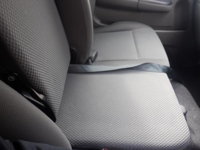 NV350キャラバンバン 4ドアバン2.5チェアキャブ車いす2名 福祉車両 車椅子1基 ストレッチャー1基 リアリフト 電動固定装置 サイドステップ 手すり リモコン Mナビ フルセグTV 全周囲カメラ バックカメラ Wエアコン 盗難防止 ワンオーナー キーレス(20枚目)