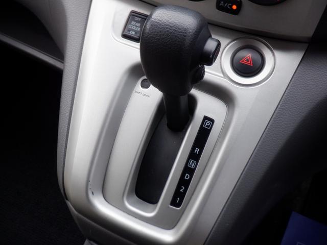 ＮＶ２００バネットバン チェアキャブ車いす２名仕様　福祉車両　車椅子２基　ストレッチャー１基　スロープ　電動ウィンチ　電動固定装置　サイドステップ　手すり　リモコン　エアコン　電動ミラー　両側スライドドア　２列目小窓　　ワンオーナーキーレス（17枚目）