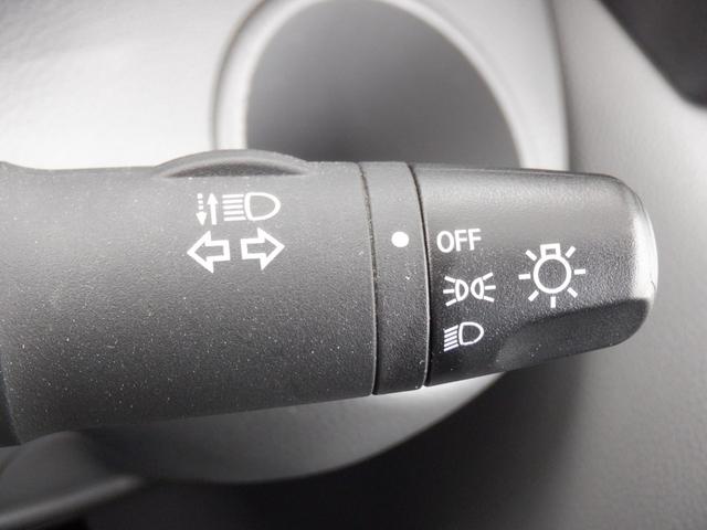 ＮＶ２００バネットバン チェアキャブ車いす２名仕様　福祉車両　車椅子２基　ストレッチャー１基　スロープ　電動ウィンチ　電動固定装置　サイドステップ　手すり　リモコン　エアコン　電動ミラー　両側スライドドア　２列目小窓　　ワンオーナーキーレス（22枚目）