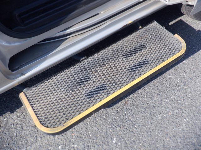 ＮＶ２００バネットバン チェアキャブ車いす２名仕様　福祉車両　車椅子２基　ストレッチャー１基　スロープ　電動ウィンチ　電動固定装置　サイドステップ　手すり　リモコン　両側スライドドア　電動ミラー　キーレス　運転席助手席エアバック　定期点検記録簿　保証書（7枚目）