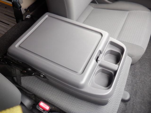 NV350キャラバンバン チェアキャブ車いす4名4WD 福祉車両 車椅子4基 ストレッチャー1基 リアリフト 電動固定装置 サイドステップ 手すり リモコン バックカメラ 全周囲カメラ 2列目3列目小窓 キーレス 盗難防止 Wエアコン 電動電格ミラー(31枚目)