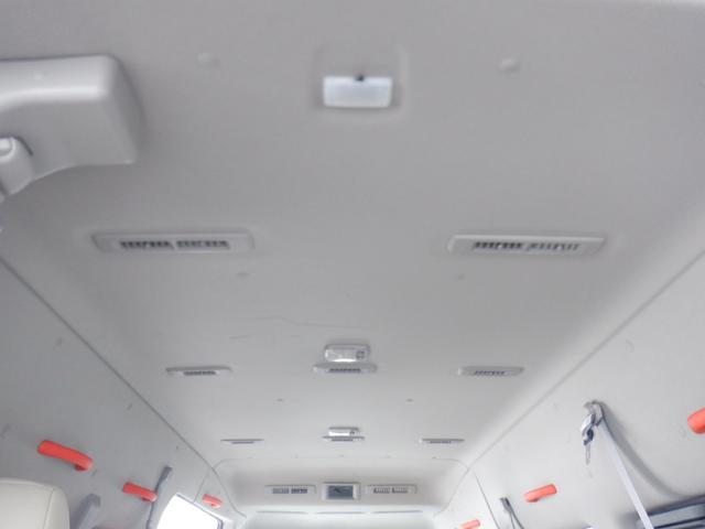 NV350キャラバンバン チェアキャブ車いす4名4WD 福祉車両 車椅子4基 ストレッチャー1基 リアリフト 電動固定装置 サイドステップ 手すり リモコン バックカメラ 全周囲カメラ 2列目3列目小窓 キーレス 盗難防止 Wエアコン 電動電格ミラー(33枚目)