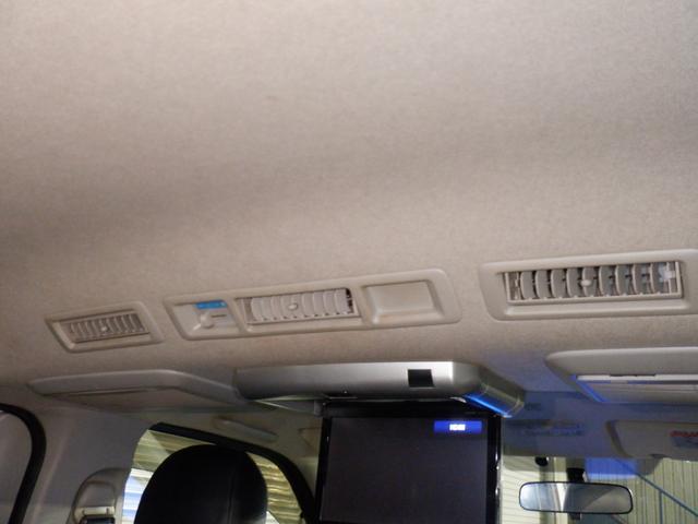 レジアスエースバン ロングスーパーGL 5DスーパーGLロング 低床 8人乗 HDDナビ ETC Wエアコン 社外フロントバンパー 社外グリル シフトノブ 100V電源 キーレス HID フリップダウンモニター バックカメラ 電動電格ミラー(8枚目)