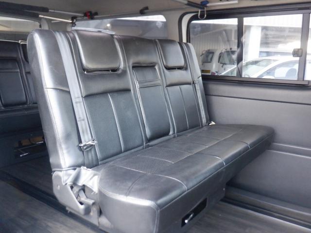 レジアスエースバン ロングスーパーGL 5DスーパーGLロング 低床 8人乗 HDDナビ ETC Wエアコン 社外フロントバンパー 社外グリル シフトノブ 100V電源 キーレス HID フリップダウンモニター バックカメラ 電動電格ミラー(12枚目)